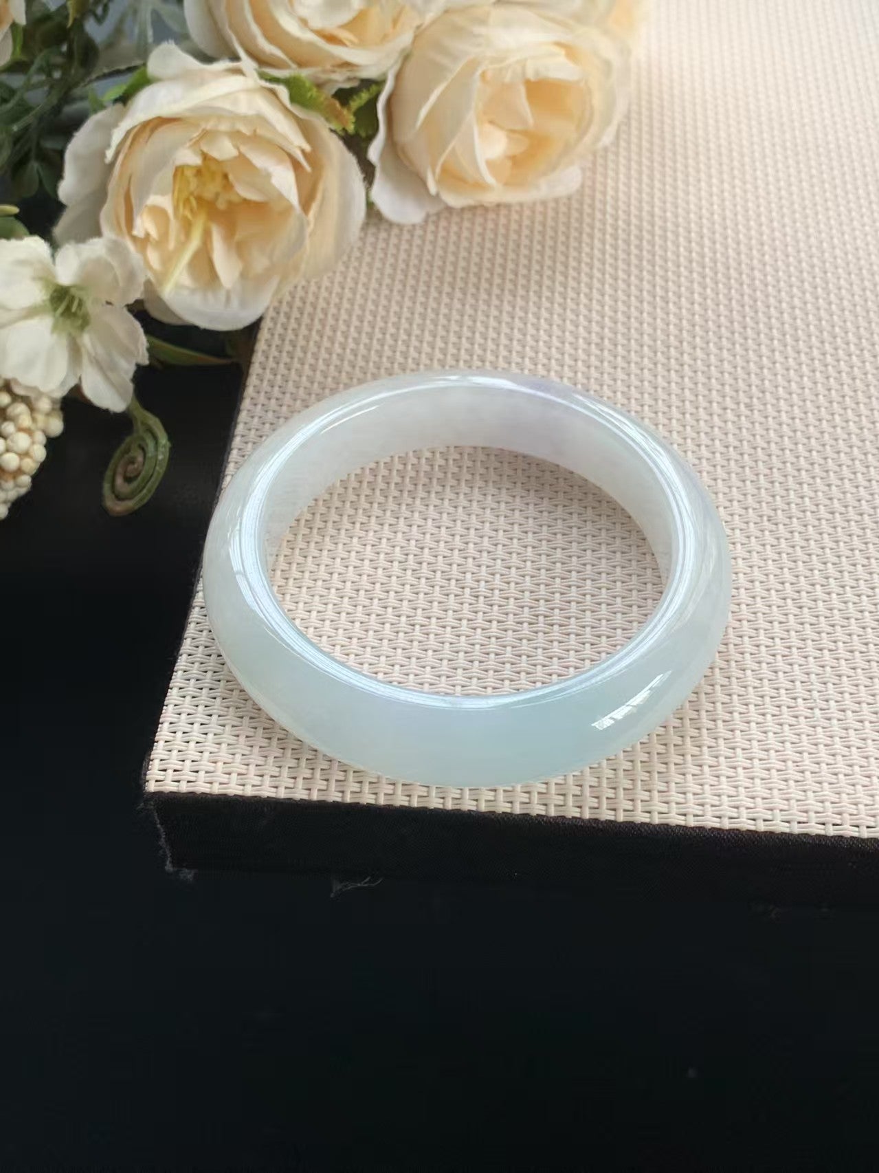 冰糯种 晴水绿白冰飘紫正圈手镯