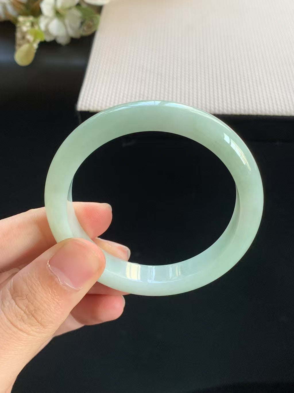 冰细糯 果绿正圈翡翠手镯 尺寸52-10.7-7.5 细纹